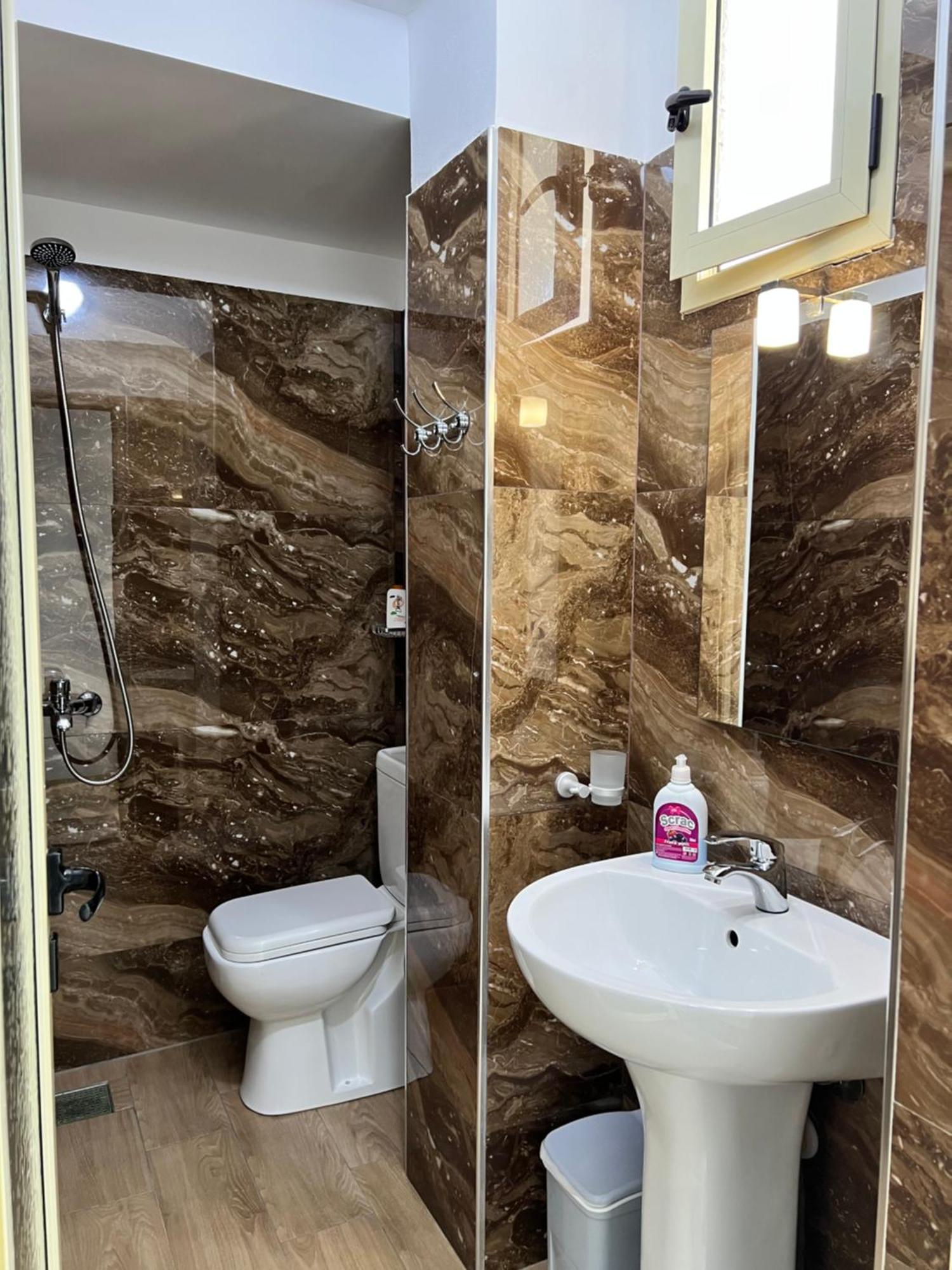 Hotel Villa Flowers Vlore Bagian luar foto